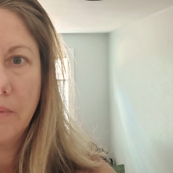 Meet your Posher, Aprylle - Picture 1 of 2